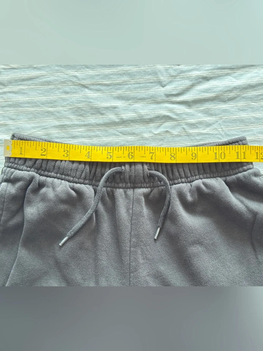 Bundle: 2 Pairs of Boys' Gap Pants (Green Sweatpants & Cargo Joggers) Size XL